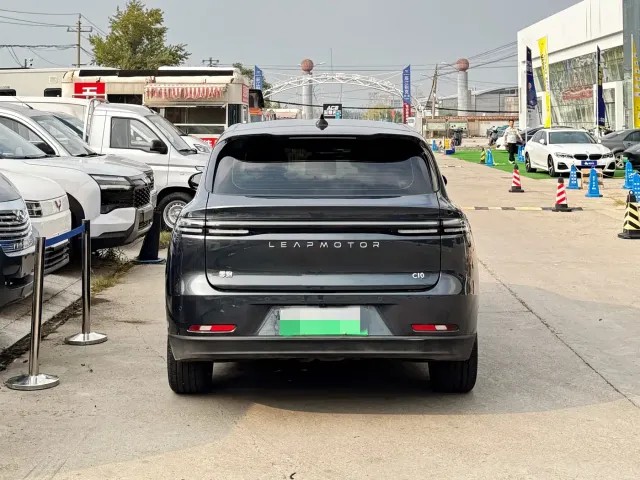 Leapmotor C10 — Фото автомобиля 3