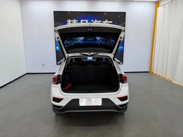 Volkswagen T-Roc — Фото автомобиля 13
