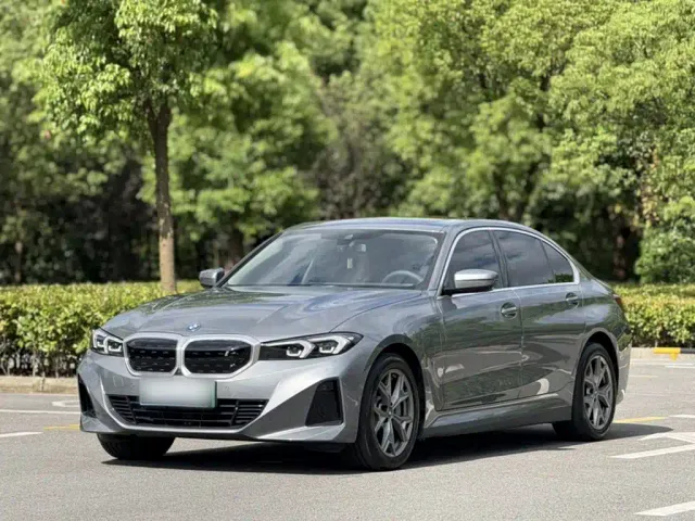 Фотография автомобиля — BMW i3