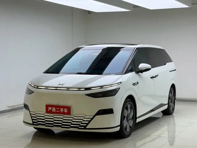 Фотография автомобиля — Xpeng X9