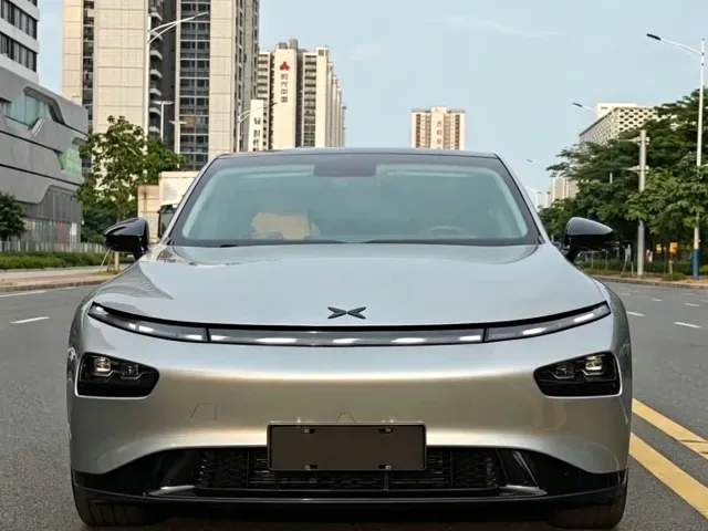 Xpeng P7 — Фото автомобиля 2