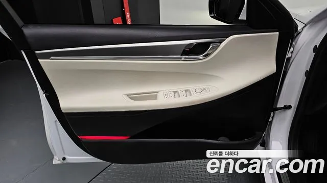 Hyundai Grandeur New — Фото автомобиля 13