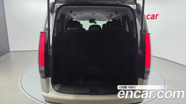 Hyundai Staria Staria 4WD Lounge 9 мест — Фото автомобиля 20