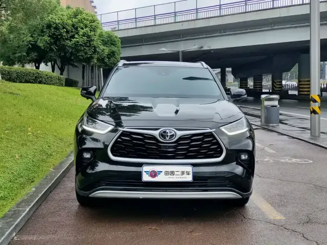 Toyota Highlander — Фото автомобиля 2