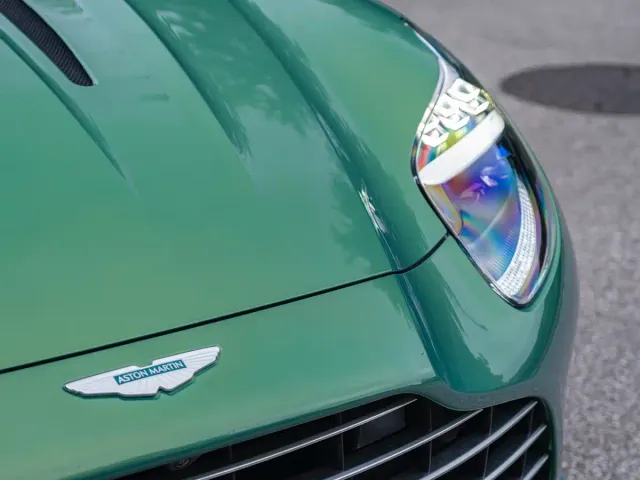 Aston Martin DB12 — Фото автомобиля 5