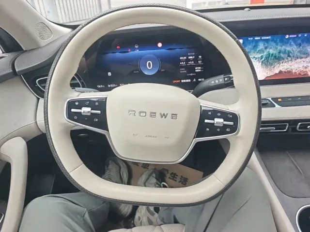 Roewe D7 — Фото автомобиля 10