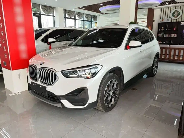 Фотография автомобиля — BMW X1