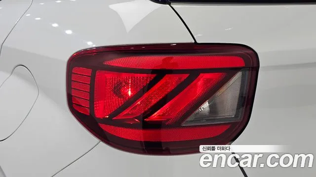 Hyundai Venue — Фото автомобиля 8
