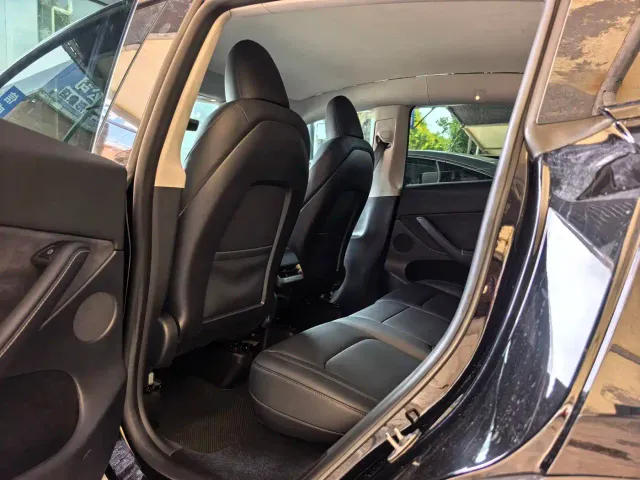 Tesla Model Y 2022 Facelift Rear-Wheel Drive Version — Фото автомобиля 14