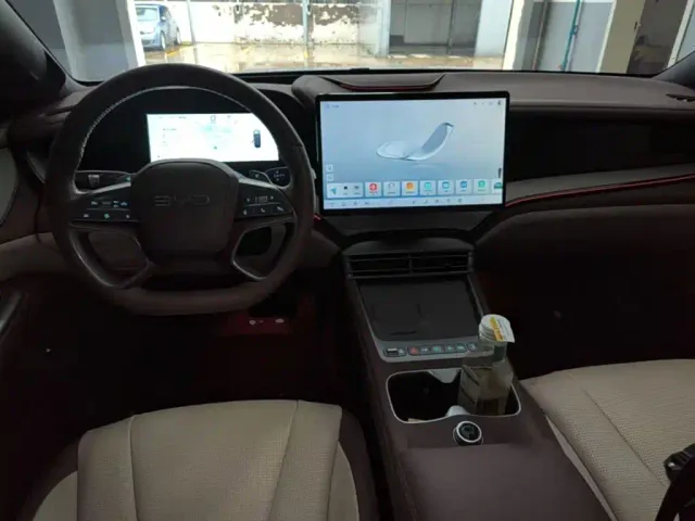 BYD Seal 07 DM-i — Фото автомобиля 13