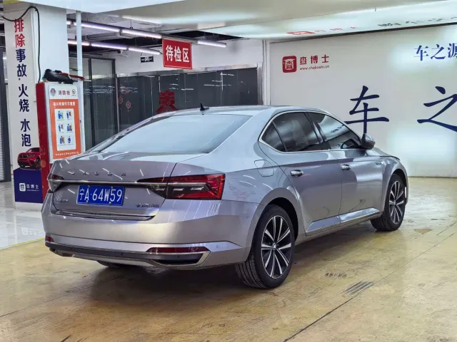 Skoda Superb — Фото автомобиля 5