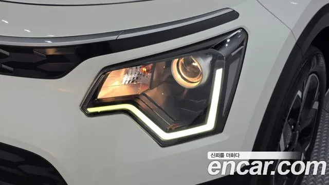 Kia Niro — Фото автомобиля 7
