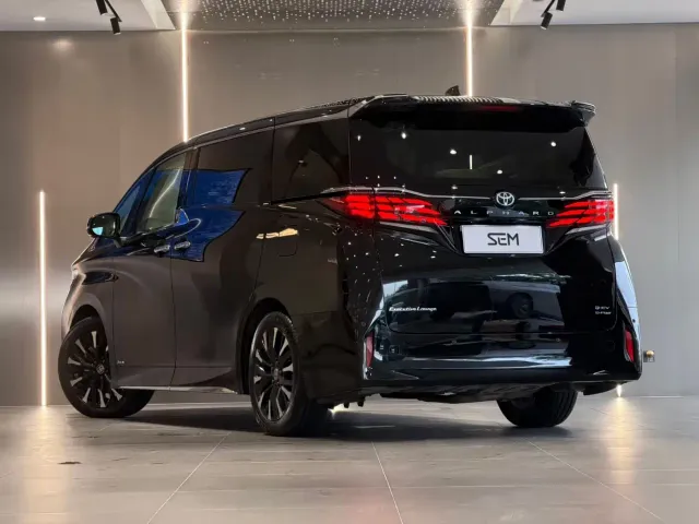Toyota Alphard — Фото автомобиля 7