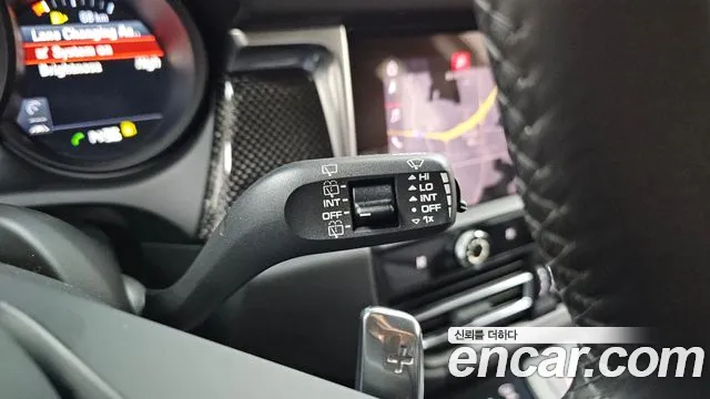 Porsche Macan — Фото автомобиля 29