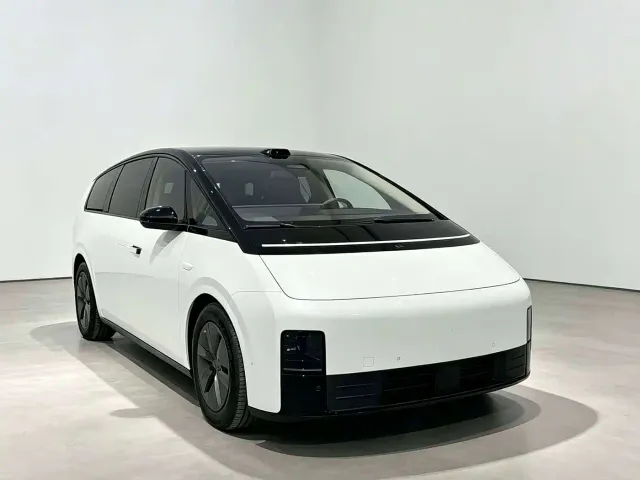 Li Auto MEGA — Фото автомобиля 2