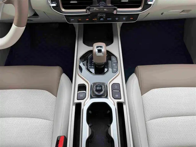 Geely ICON — Фото автомобиля 24