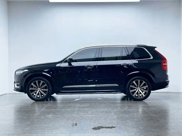 Volvo XC90 — Фото автомобиля 12