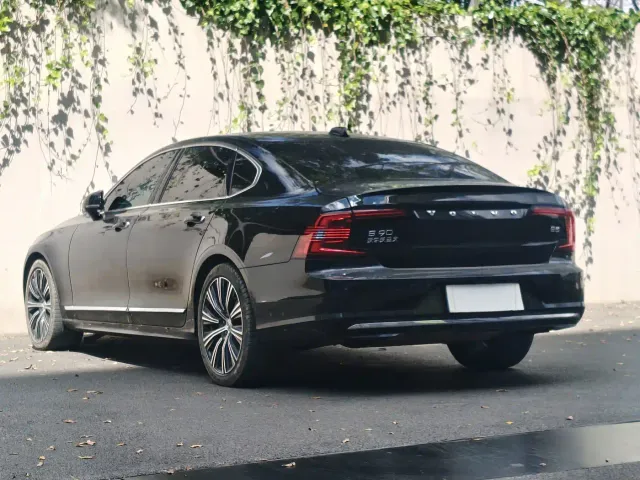 Volvo S90 — Фото автомобиля 6