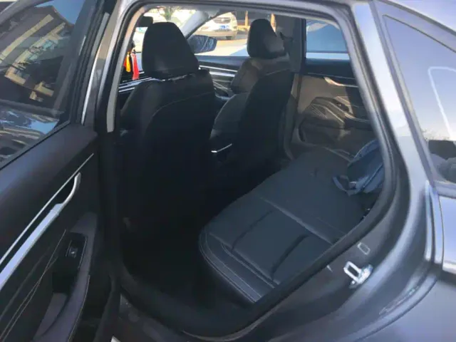 Geely Emgrand — Фото автомобиля 11