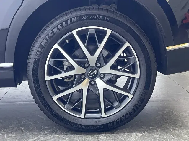 GAC Trumpchi GS8 — Фото автомобиля 12