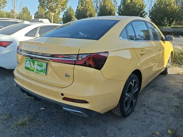 Roewe i5 — Фото автомобиля 6