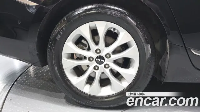 Kia K8 2.5 Бензин 2WD — Фото автомобиля 5