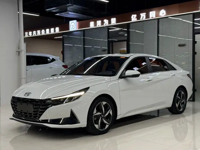 Фотография автомобиля — Hyundai Elantra