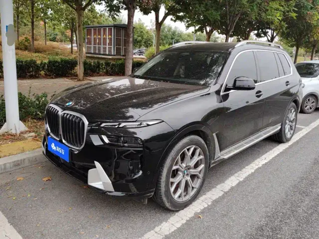 Фотография автомобиля — BMW X7