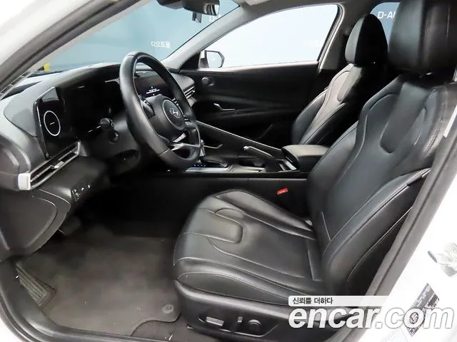 Hyundai AVANTE Avante (CN7) — Фото автомобиля 10