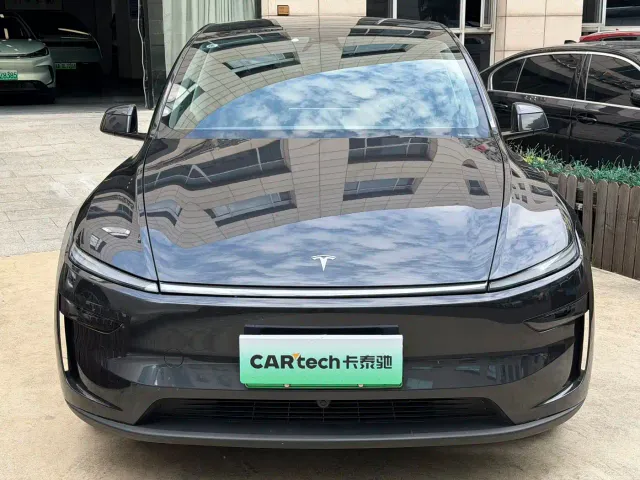 Tesla Model Y — Фото автомобиля 2