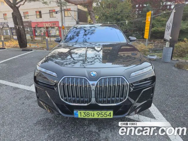 BMW 7 Series G70 — Фото автомобиля 3