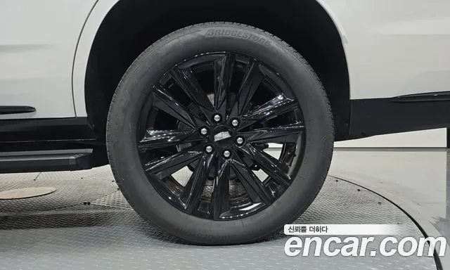 Cadillac Escalade 5th Gen — Фото автомобиля 6