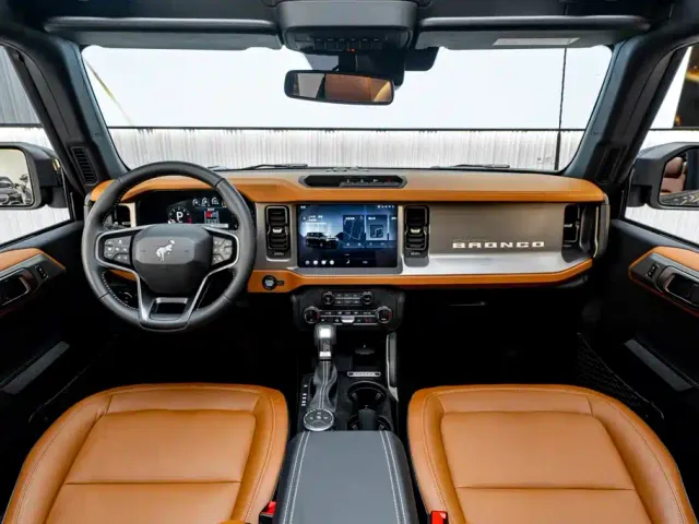 Ford Bronco — Фото автомобиля 16