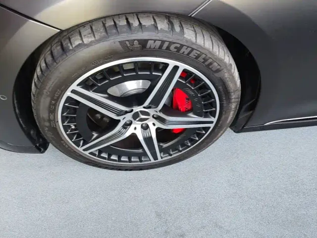 Mercedes-Benz EQE AMG — Фото автомобиля 24