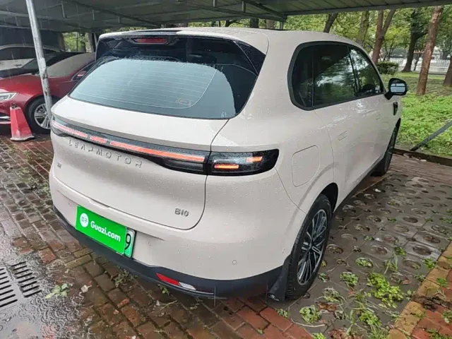 Leapmotor B10 — Фото автомобиля 6