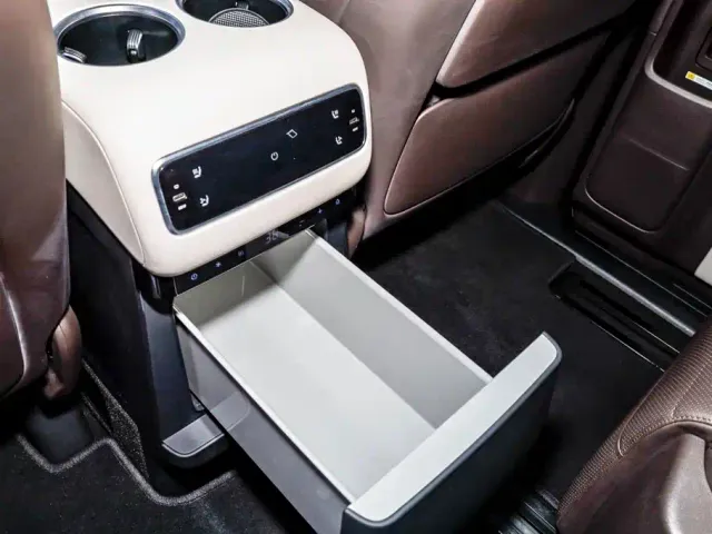 Li Auto MEGA — Фото автомобиля 15