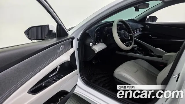 Hyundai Avante CN7 — Фото автомобиля 12