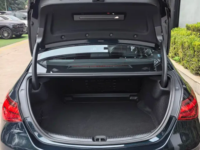 Mercedes-Benz C-Class — Фото автомобиля 10