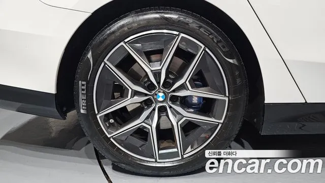 BMW 5-Series — Фото автомобиля 5