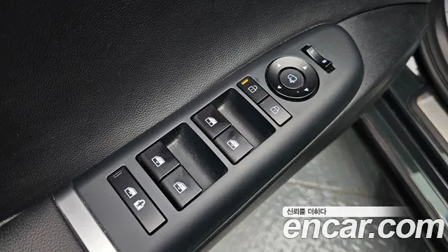 Hyundai Grandeur Grandeur (GN7) 2.5 Бензин 2WD — Фото автомобиля 13