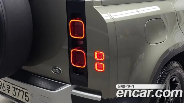 Land Rover Defender L663 — Фото автомобиля 8