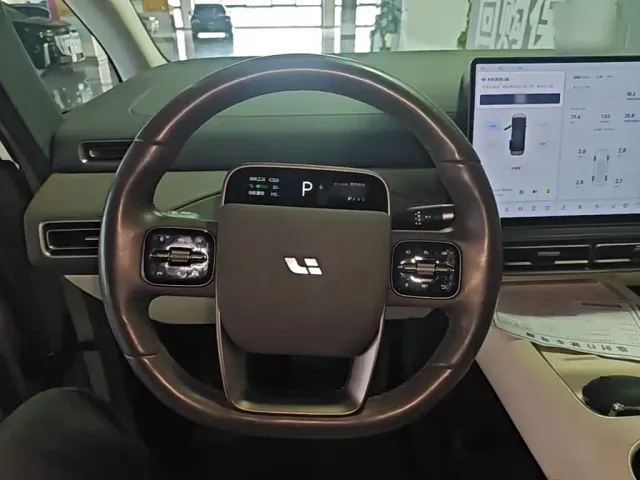 Li Auto MEGA — Фото автомобиля 10