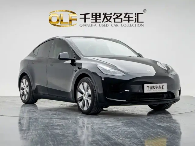 Tesla Model Y — Фото автомобиля 4