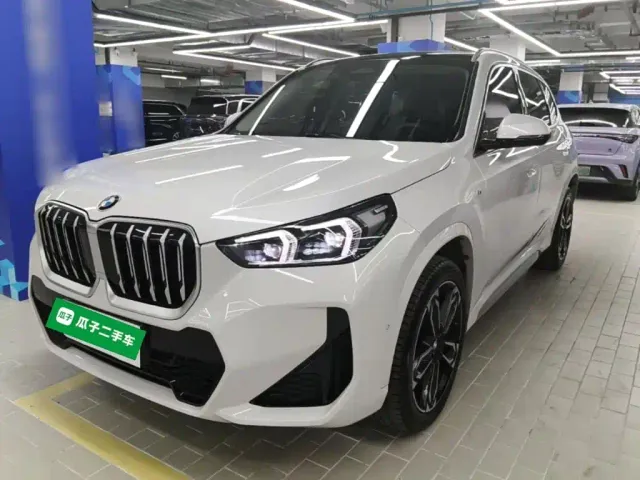 Фотография автомобиля — BMW X1