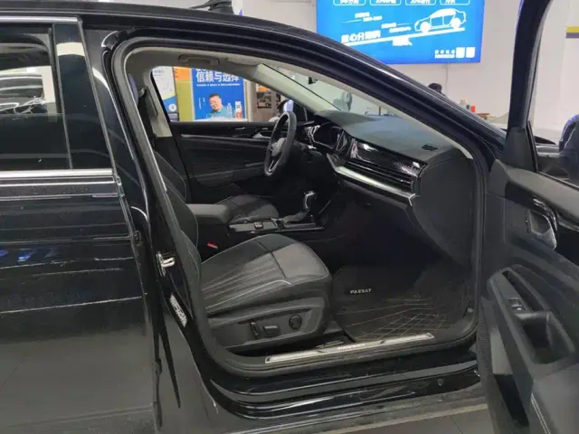 Volkswagen Passat — Фото автомобиля 8