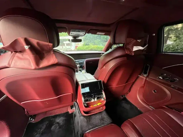 Bentley Flying Spur — Фото автомобиля 7