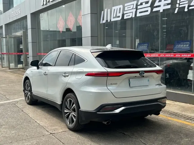 Toyota Harrier — Фото автомобиля 4