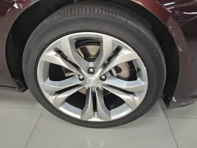 Buick LaCrosse — Фото автомобиля 6