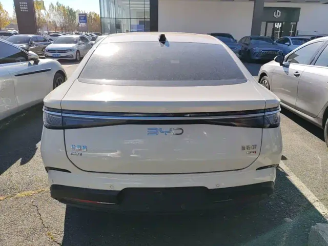 BYD Seal 07 DM-i — Фото автомобиля 5