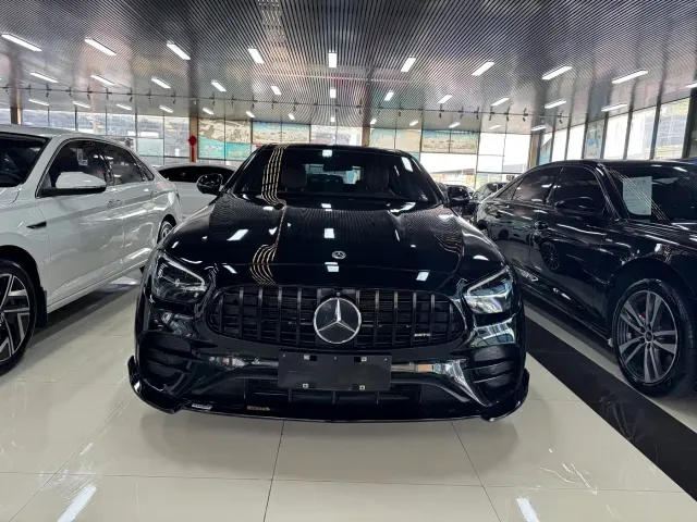 Фотография автомобиля — Mercedes-Benz E-Class